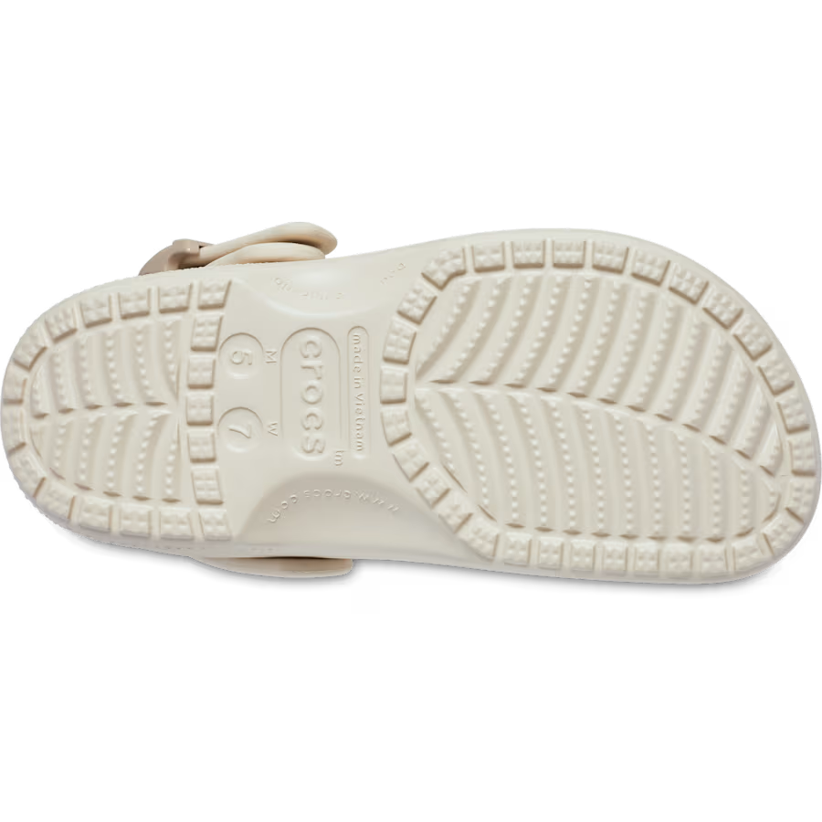 Classic Enamel Buckle Clog